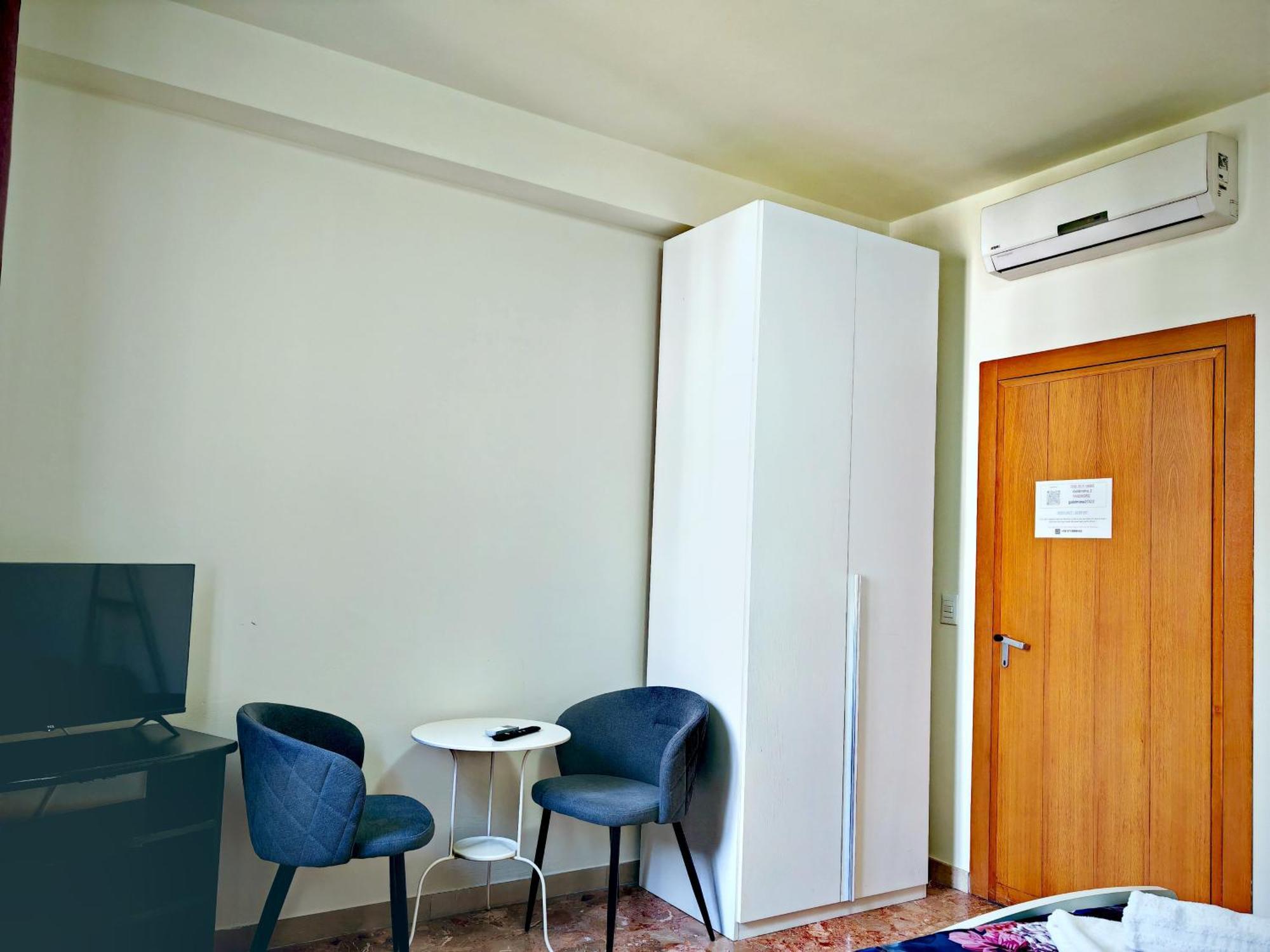 Goldmine Guest House 2 Venice Room photo